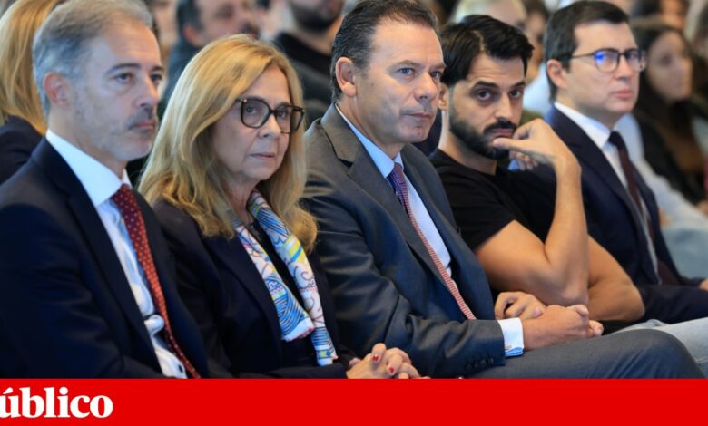 Polémicas não abalam confiança social-democrata na ministra da Saúde