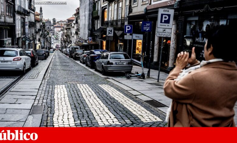 Porto está a remover “cabos mortos” das fachadas, mas o processo ainda está no início