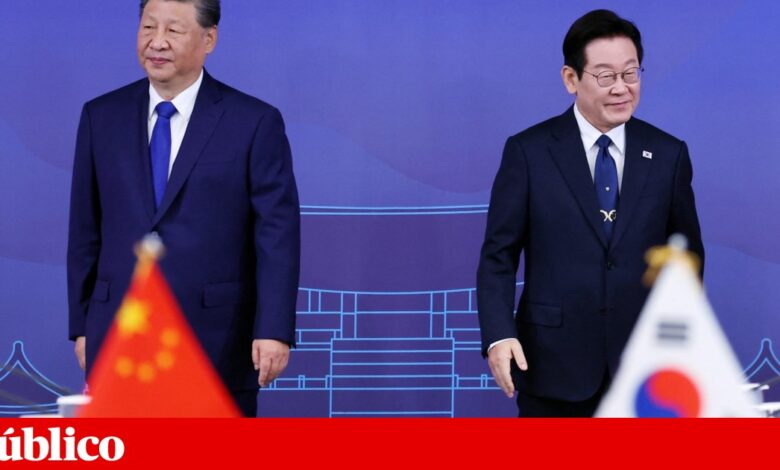 Presidente sul-coreano pede ajuda a Xi para contactos com a Coreia do Norte
