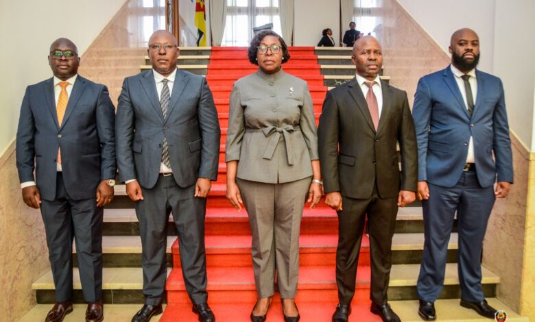 Primeira-ministra quer transparência na gestão pública