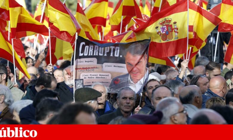 Protesto do PP contra a corrupção do Governo de Pedro Sánchez juntou milhares em Madrid