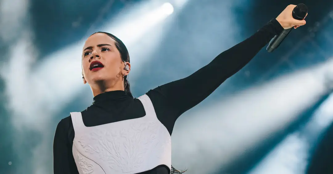 Rosalía explora a fé em treze idiomas em novo álbum, ‘Lux’