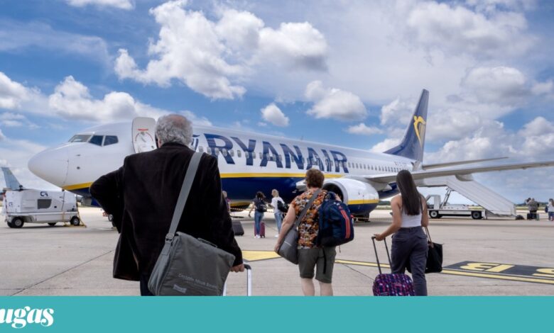 Ryanair passa a cartões de embarque exclusivamente digitais: o que há a saber