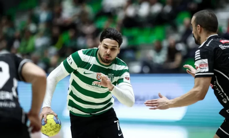 Sporting não mete 'águas' e apanha Benfica e FC Porto na liderança