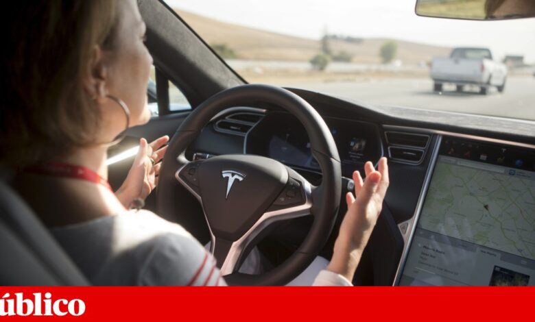 Tesla promete condução autónoma na Europa em 2026, mas regulador trava euforia
