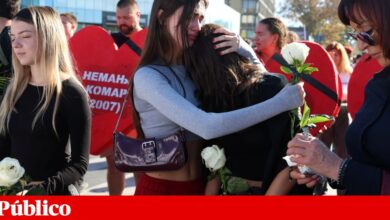 Um ano depois, os estudantes sérvios continuam a sair à rua pelo fim da corrupção