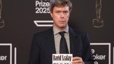 <em>Flesh</em> de David Szalay vence Prémio Booker 2025