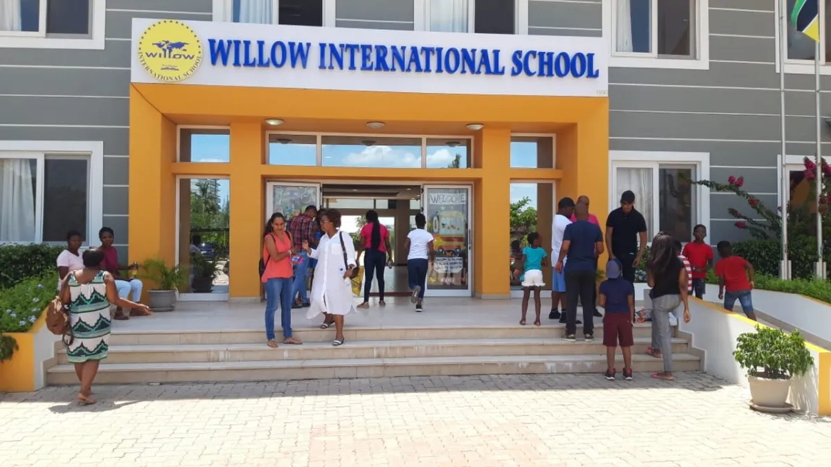 Autoridades moçambicanas detêm director da Escola Willow