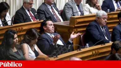 Gesto que pareceu beijo “era para o Livre”, disse Melo, que, “por vingança”, acusou Isabel Moreira de mentir