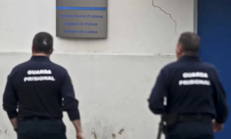Guardas prisionais chegam acordo com Governo e abdicam de greve geral
