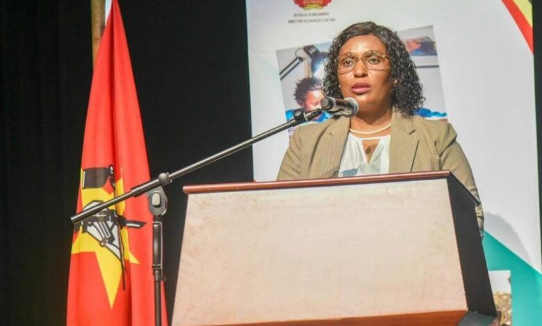 Ministra da Educação reforça compromisso com resultados de qualidade