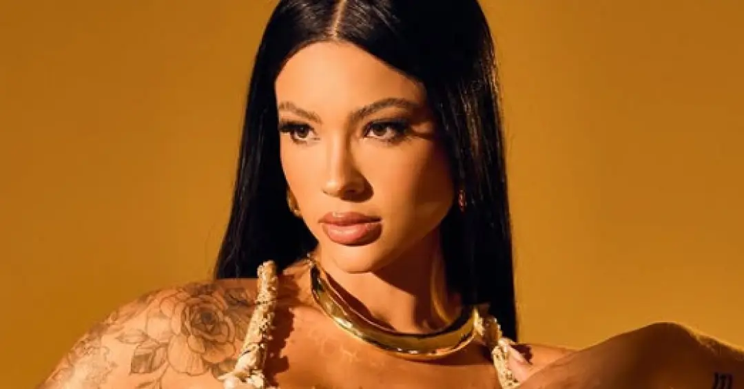 Mulher de Belo perde posto de musa após acusações de racismo de amiga