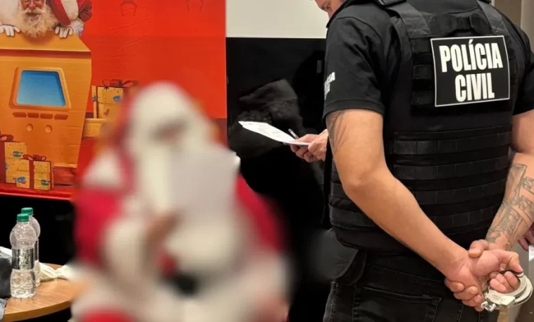 Pai Natal detido em shopping no Brasil por ser suspeito de violação