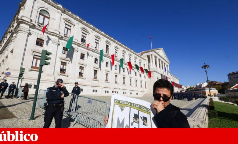 <em>Lobbying</em>, TAP, questões laborais, Europa e Montenegro de volta aos debates quinzenais