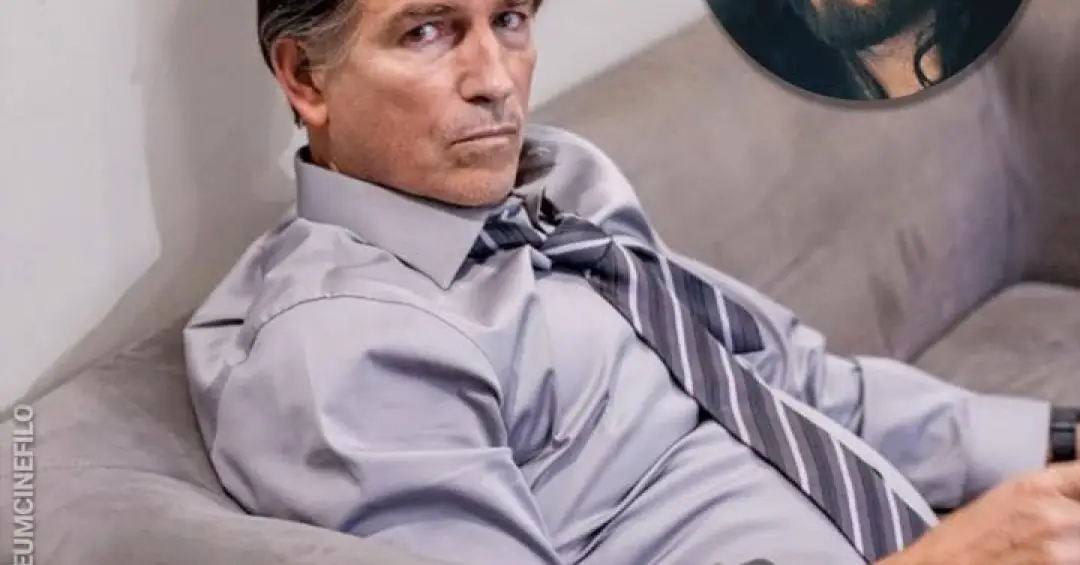 ‘Mito’ condenado em cena: veja a primeira foto de Jim Caviezel como Jair Bolsonaro em filme