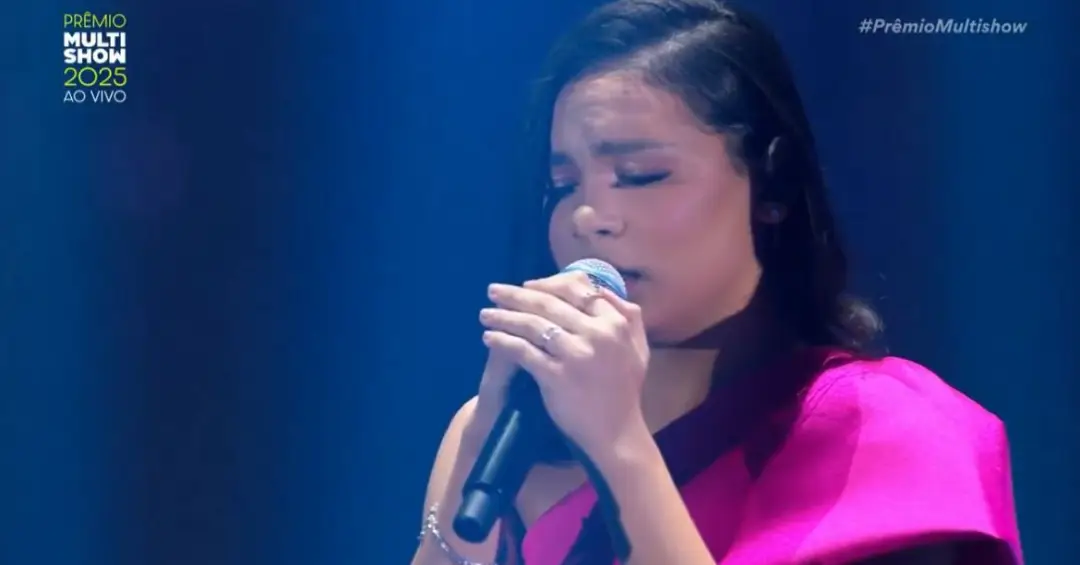 ‘Nós te amamos, Jesus’, grita Maria Marçal no Prêmio Multishow