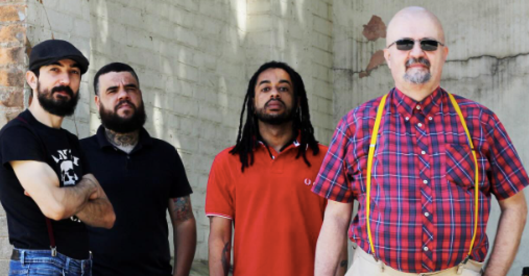 ‘Papai Noel não existe’: a polêmica entre banda de punk rock e extrema direita que virou caso de polícia
