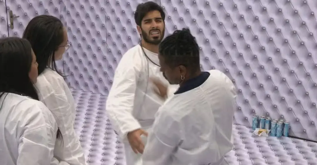 BBB26: candidato surta e desiste de quarto branco