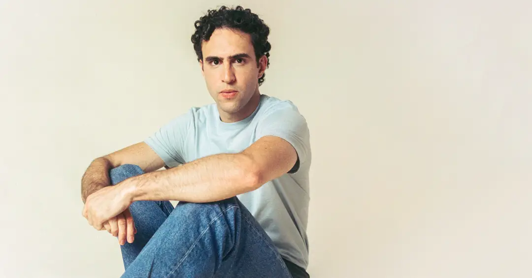 Evangélico, Zeca Veloso quebra timidez para se lançar como cantor
