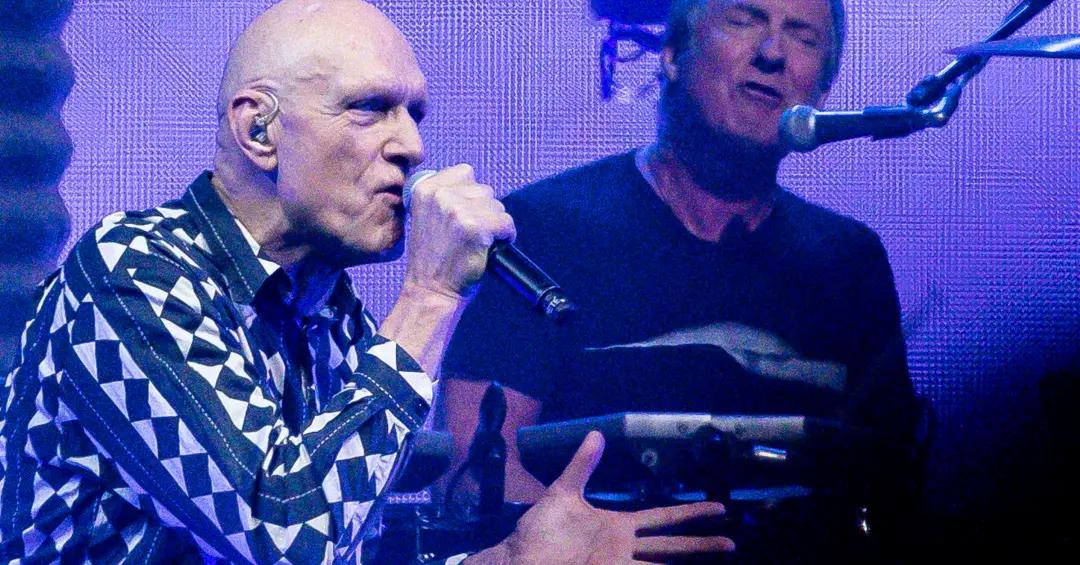 Morre Rob Hirst, baterista e fera por trás dos hits do Midnight Oil, aos 70 anos