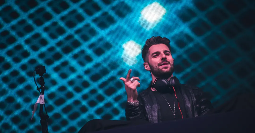 O empecilho que interrompeu show de Alok em evento de Réveillon