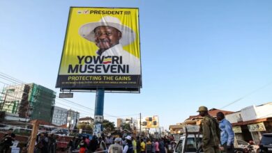 Presidente do Uganda reeleito em eleições contestadas pela oposição