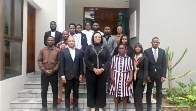 Primeira-Dama despede-se de estudantes bolseiros