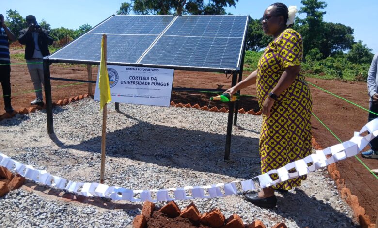 UniPúnguè oferece sistema fotovoltaico ao Centro de Saúde de Mutindiri