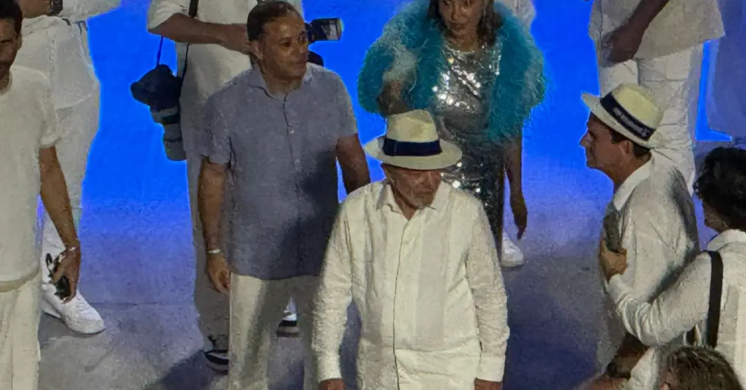 A ‘briga’ de dois prefeitos pela atenção de Lula na Sapucaí