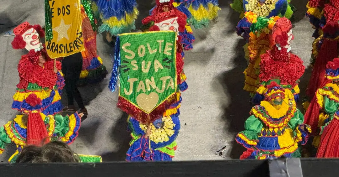 Como a Globo se comportou na transmissão de desfile do Lula