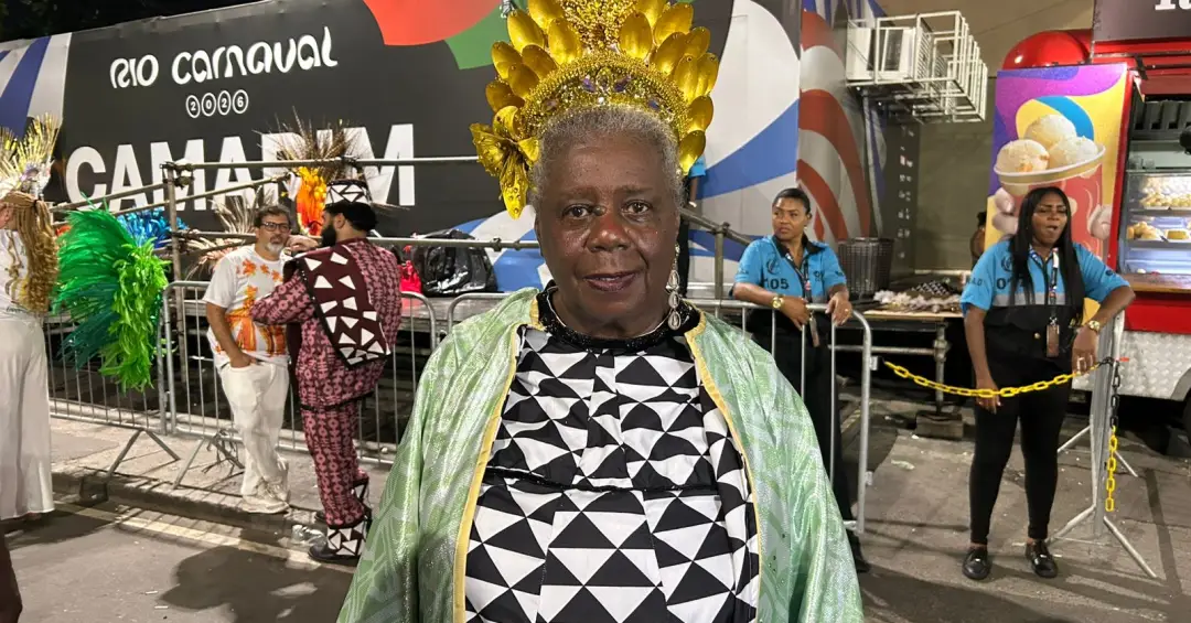 Conceição Evaristo é homenageada em desfile na Sapucaí
