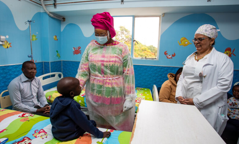 Primeira-Dama anuncia plano para reforçar oncologia pediátrica