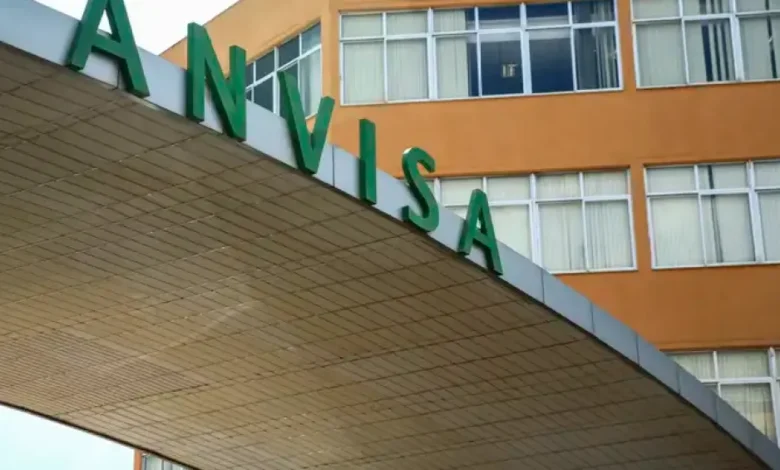 Anvisa proíbe mostarda com indícios de falsificação e barra glicosímetros e cosméticos irregulares