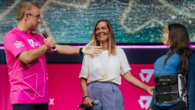 Laís Souza usou polilaminina? Entenda cena em que ginasta aparece em pé em evento com cientista