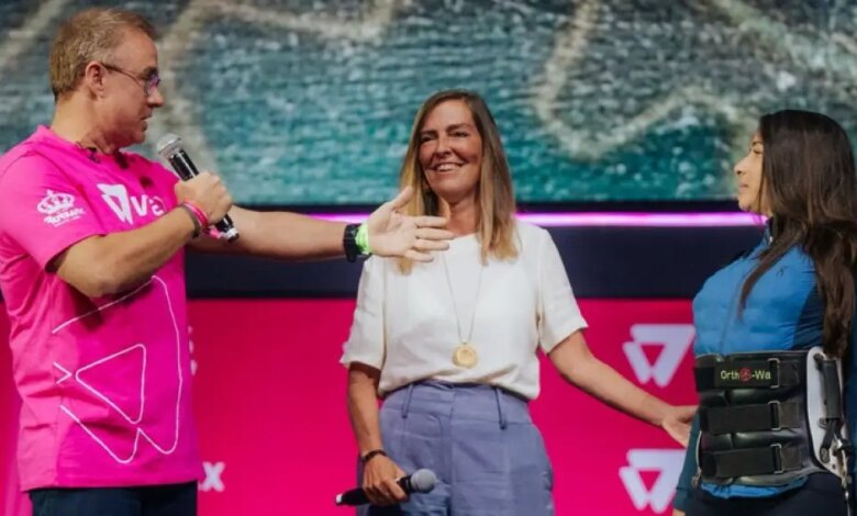 Laís Souza usou polilaminina? Entenda cena em que ginasta aparece em pé em evento com cientista