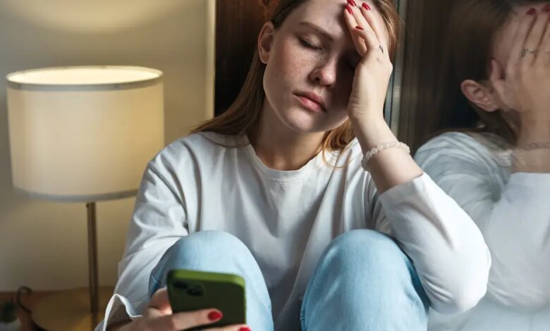 Uso desmedido do celular está cada vez mais ligado a problemas físicos e mentais