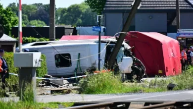 NA BÉLGICA: Quatro mortos em colisão de comboio e autocarro escolar