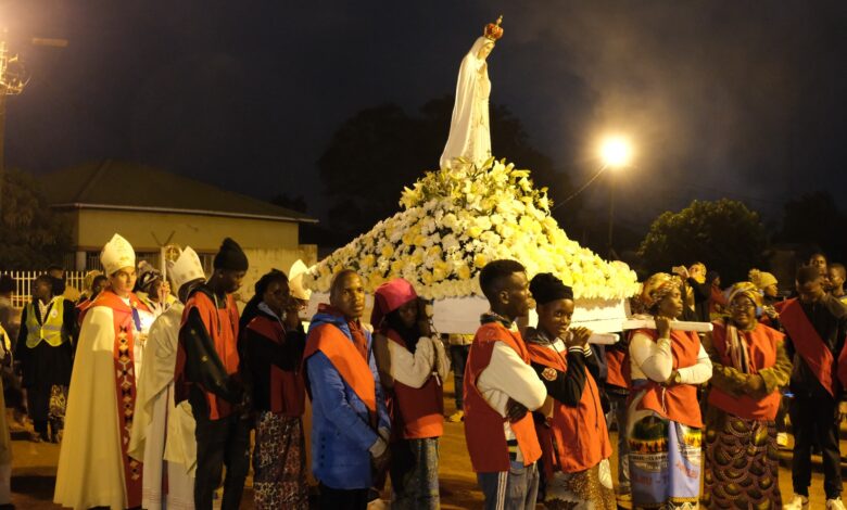 PEREGRINAÇÃO À NAMAACHA: Católicos renovam fé e paz