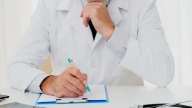 ‘Ele nem olhou na minha cara’: as atitudes dos médicos que mais incomodam e afastam os pacientes
