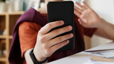 Além do tempo de tela: o que os mais jovens têm feito no celular?