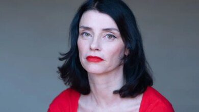 No mesmo dia em que deu à luz gêmeos, ela virou deputada e enlouqueceu
