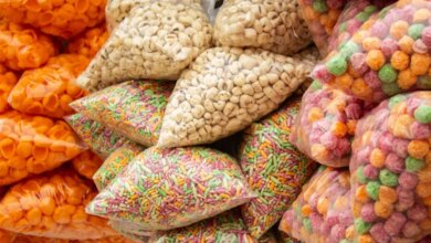 O que pacotes de salgadinhos e bolachas fazem com a microbiota e a saúde intestinal