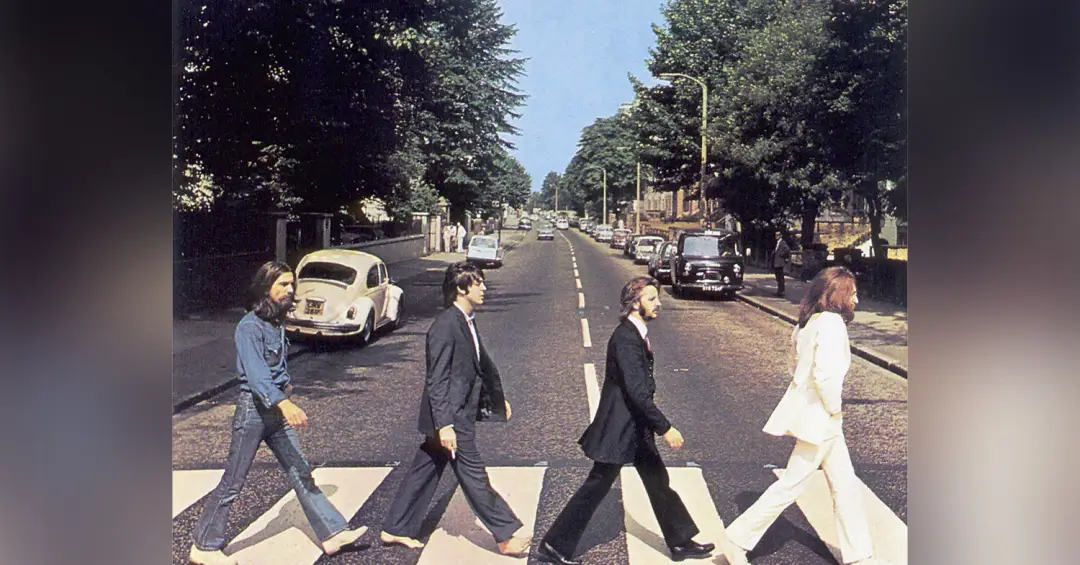Beatles lançam gravação inédita com John Lennon e Paul McCartney; confira