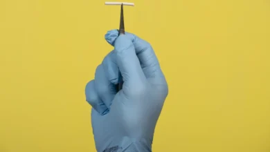 12 entidades médicas nacionais e internacionais cobram proibição de implantes hormonais manipulados no Brasil