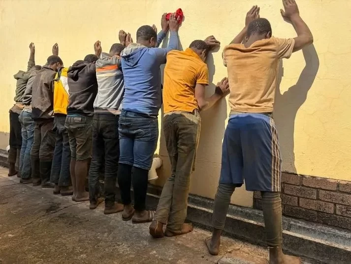9 moçambicanos por mineração illegal na África do Sul
