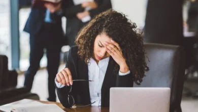 Atenção corporativa à saúde mental cai em 2026 apesar de salto nos afastamentos
