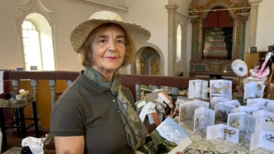 A poeta que transforma renda em joia em Óbidos, Portugal