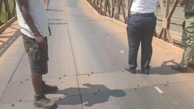 Camião com excesso de carga danifica ponte sobre o rio Revúbuè